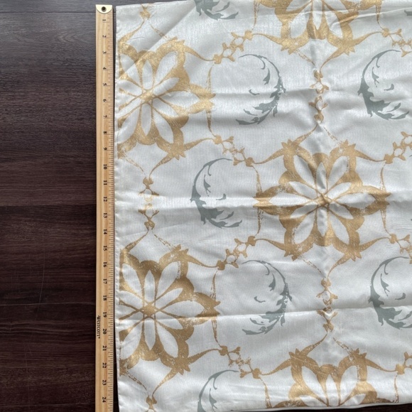 Set of 2 Kim Seybert Living Pillow Covers - Picture 3 of 8